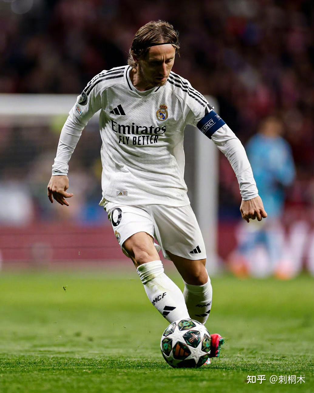 中国电竞上半年收入127亿直播占大头，电竞成促消费新引擎