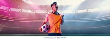 2届MVP+1冠+FMVP，攻防一体，机动性极强的锋线核心。